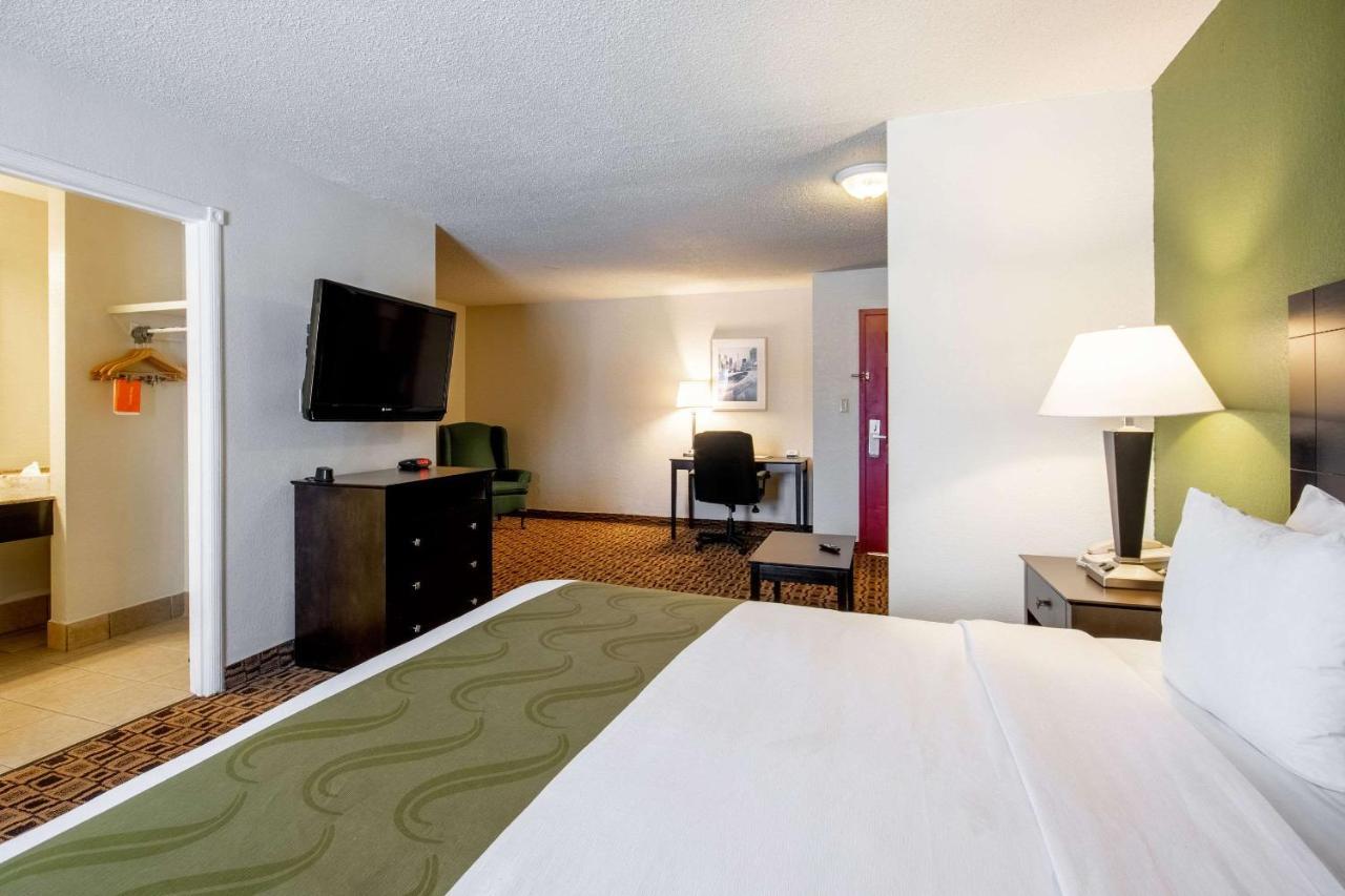Coratel Plus Suites Wichita West Airport ภายนอก รูปภาพ