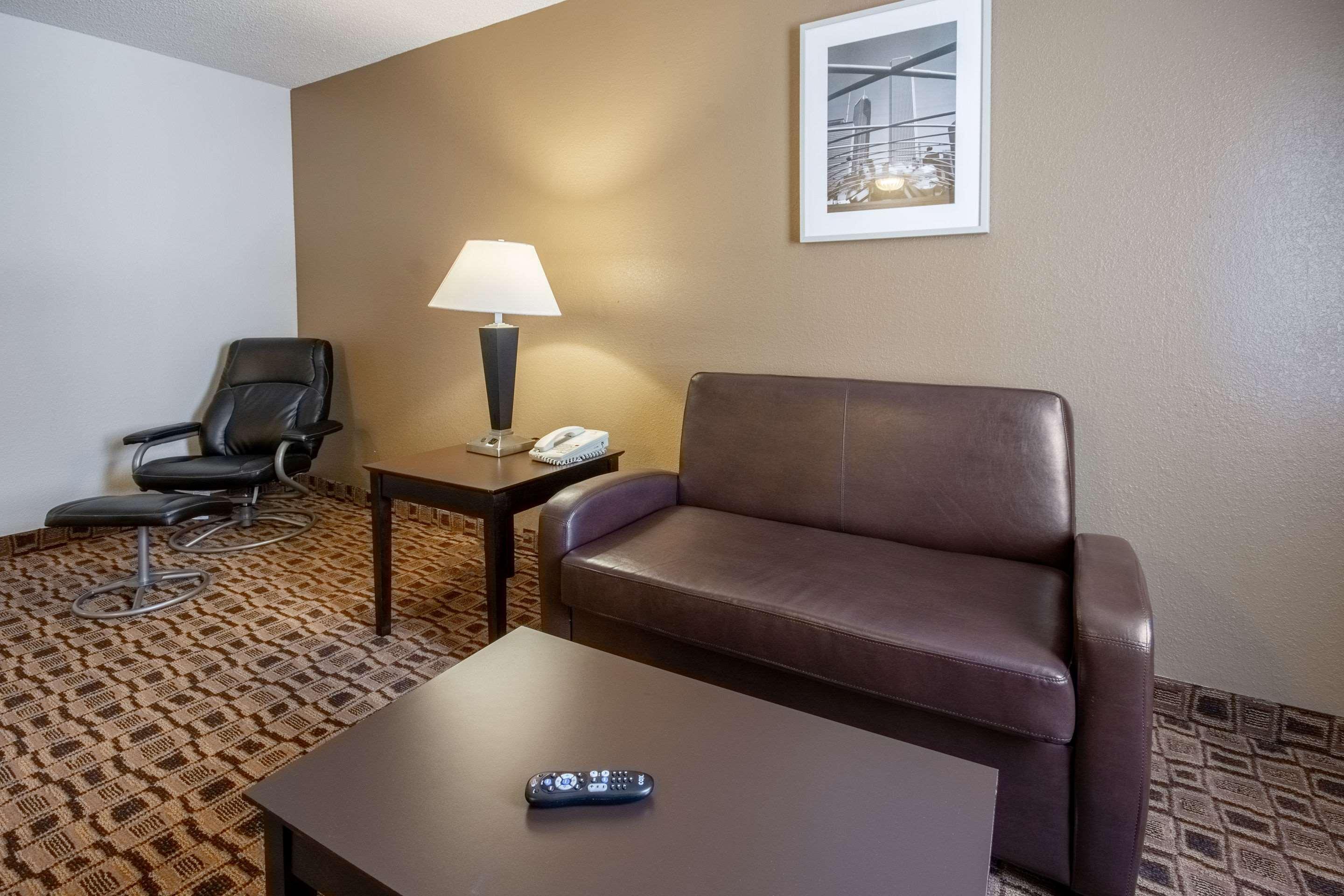 Coratel Plus Suites Wichita West Airport ภายนอก รูปภาพ